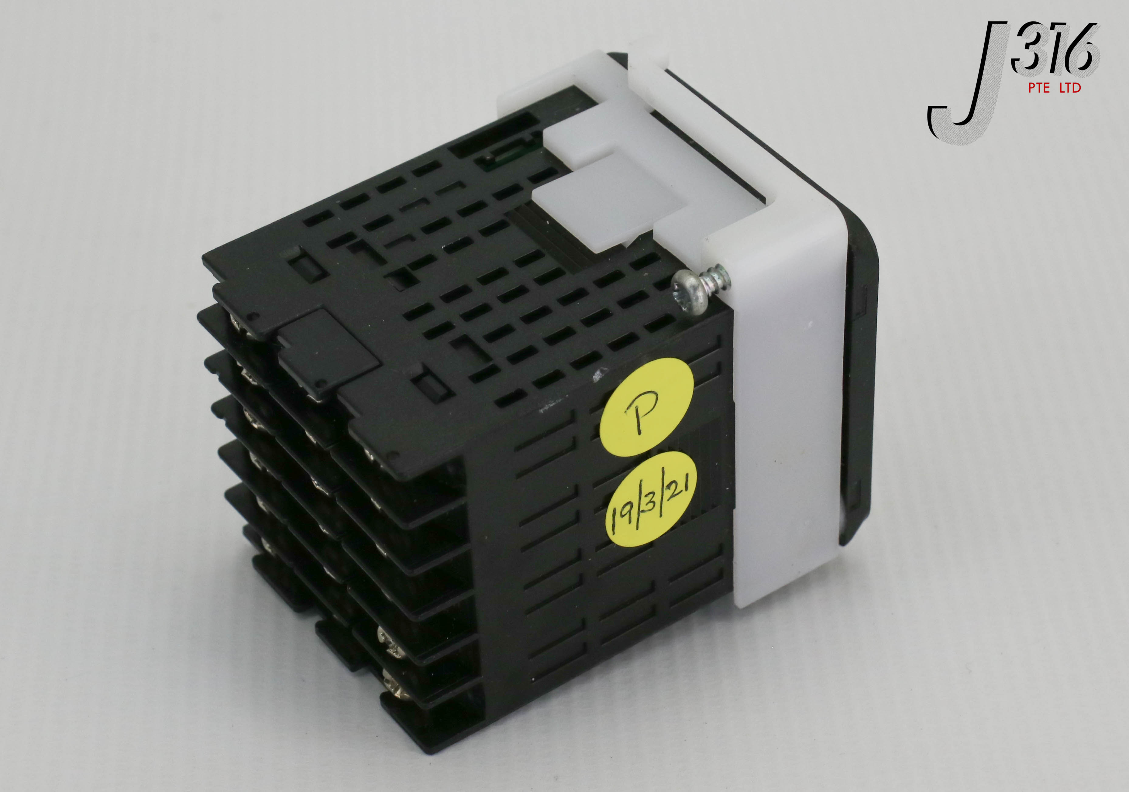 25186 OMRON DIGITAL CONTROLLER E5CC-CQ3ASM-003 | eBay